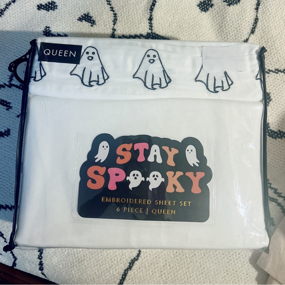 Queen size ghost embroidered sheet set
